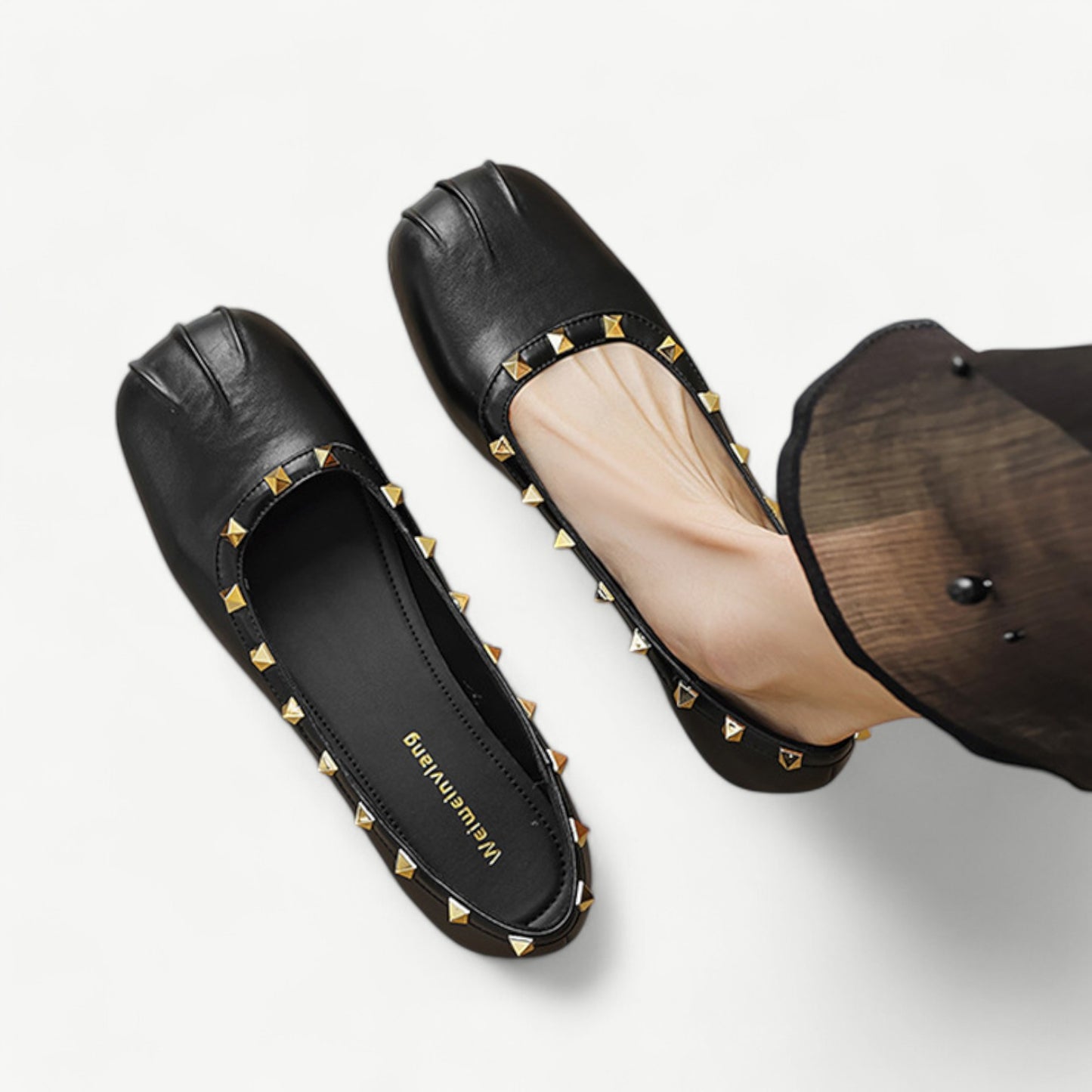 Black Mary Jane ballet flats with a gold stud - N°39