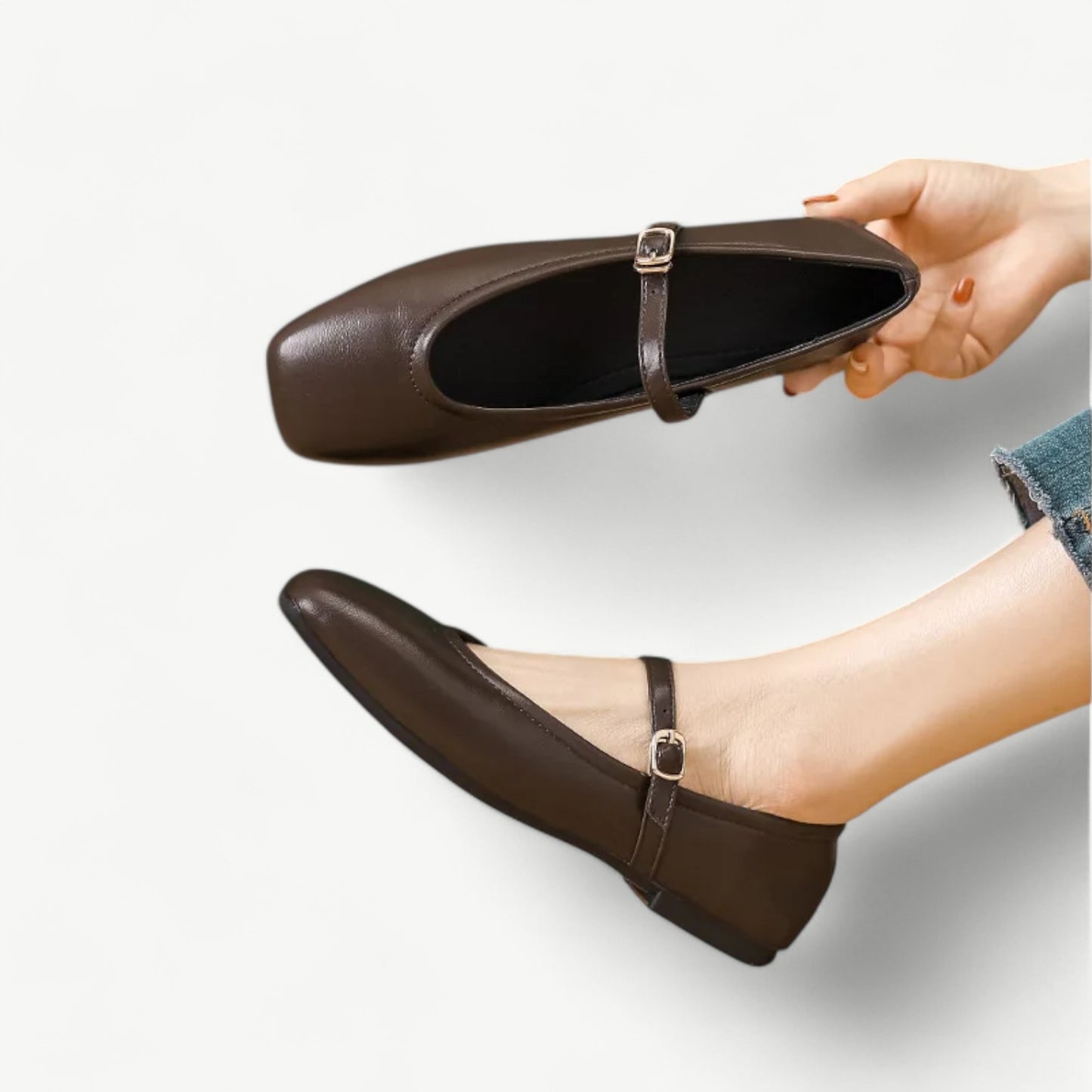 Simple brown Mary Jane ballet flats with a small strap - N°45