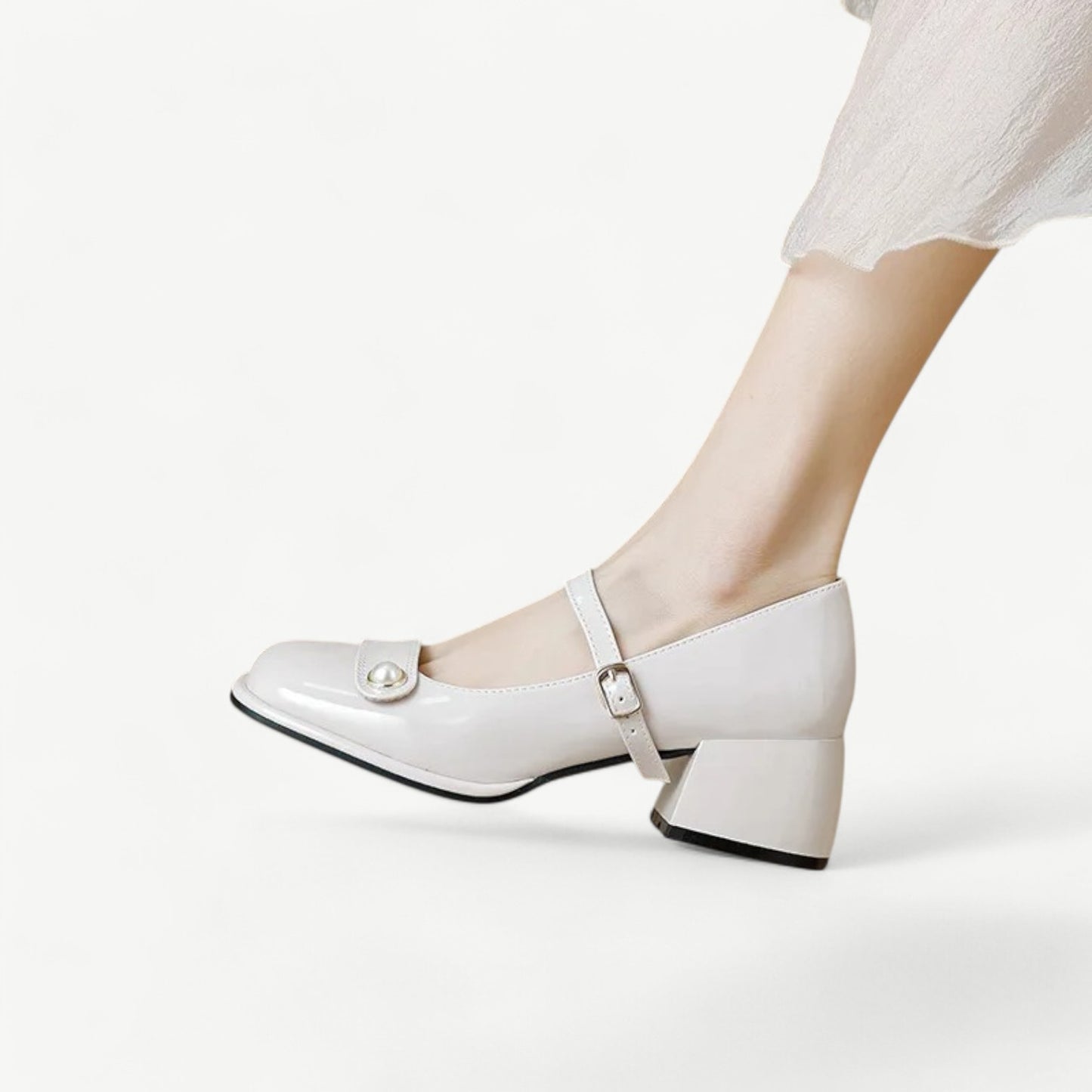 White Mary Jane heels with a white pearl - N°53