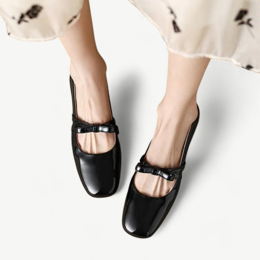 Black Mary Janes with low heels and a small bow - N°42